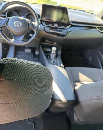 Toyota C-HR cena 77600 przebieg: 115200, rok produkcji 2018 z Konin małe 781